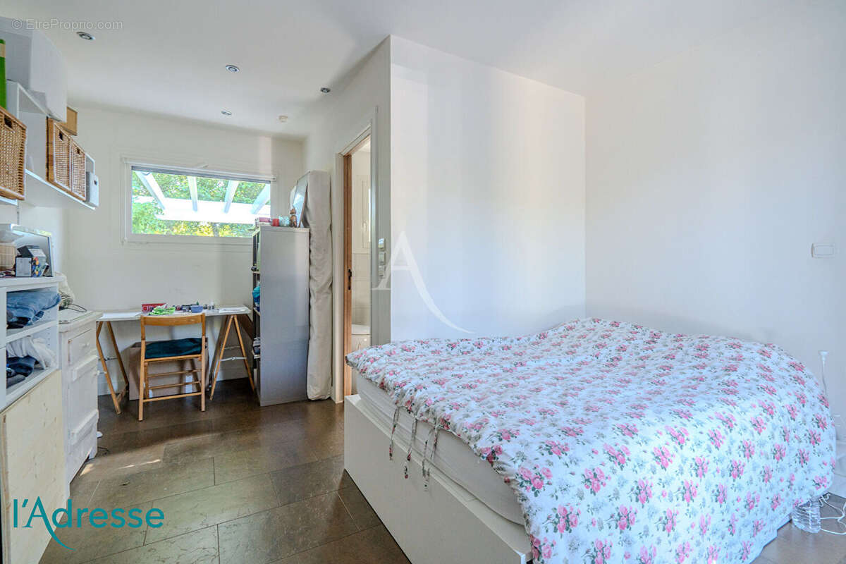 GRADIGNAN Coup de coeur ! - Maison familiale de plain pied en pleine nature - photo 10