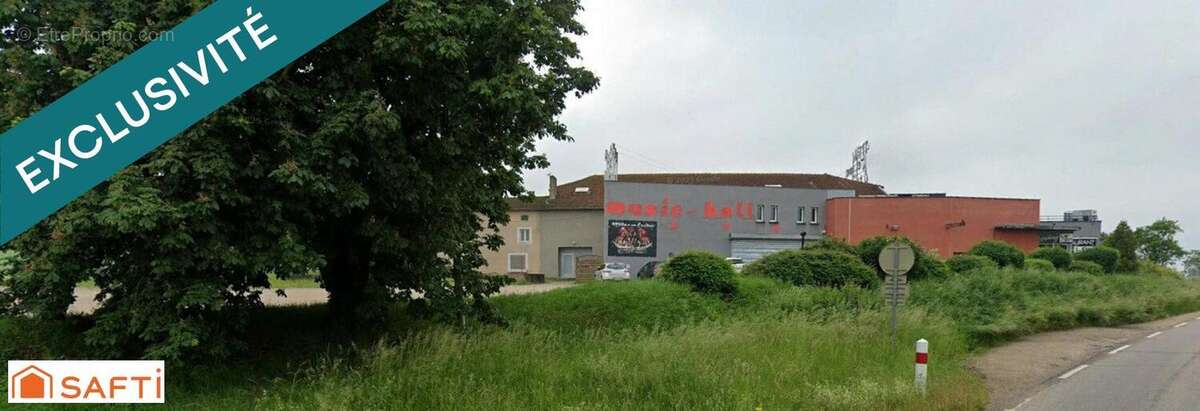 Photo 2 - Commerce à CHARMES