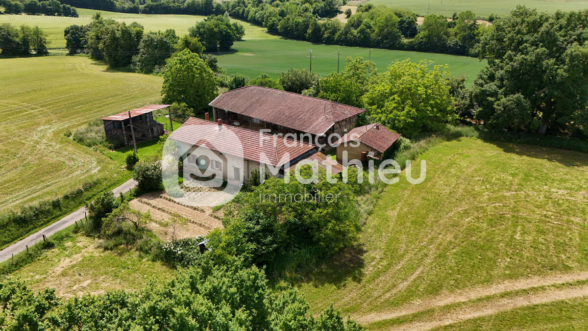 Maison à SAINT-JULIEN-SUR-VEYLE
