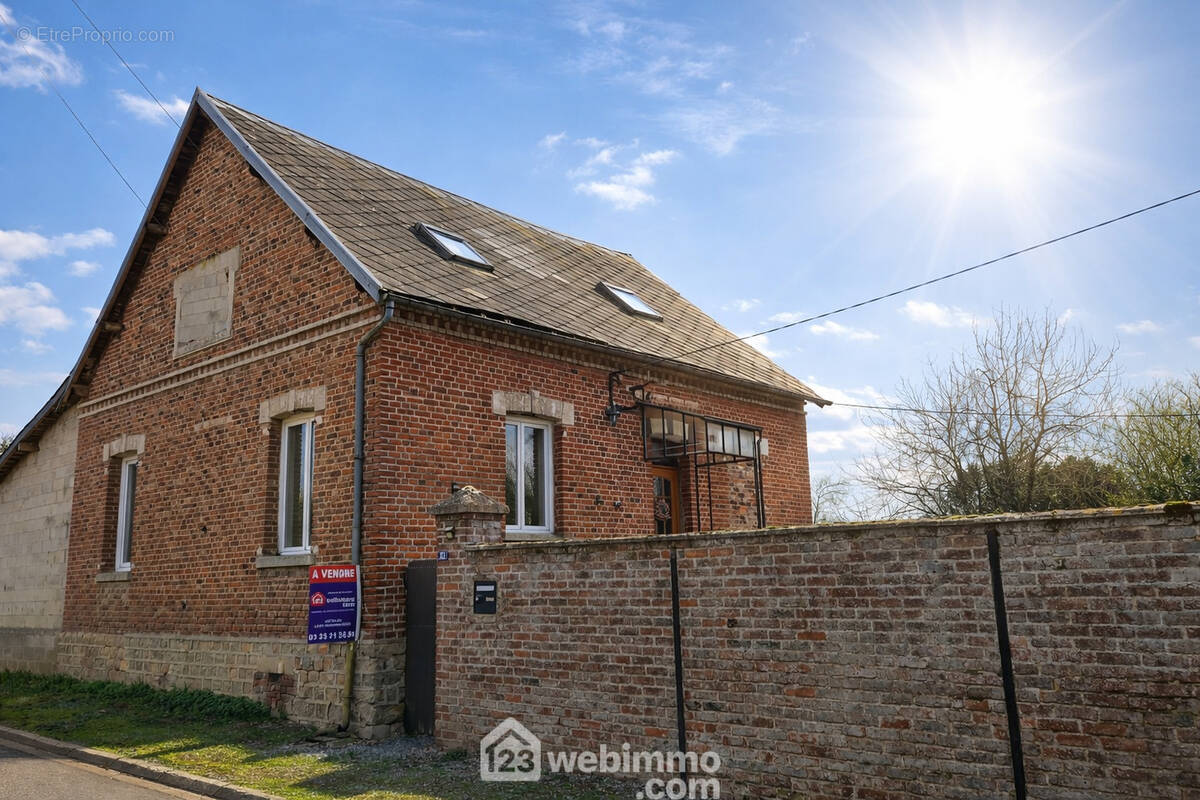 Maison d'habitation d'une surface habitable de 135 m² - Maison à PARGNY-LES-BOIS