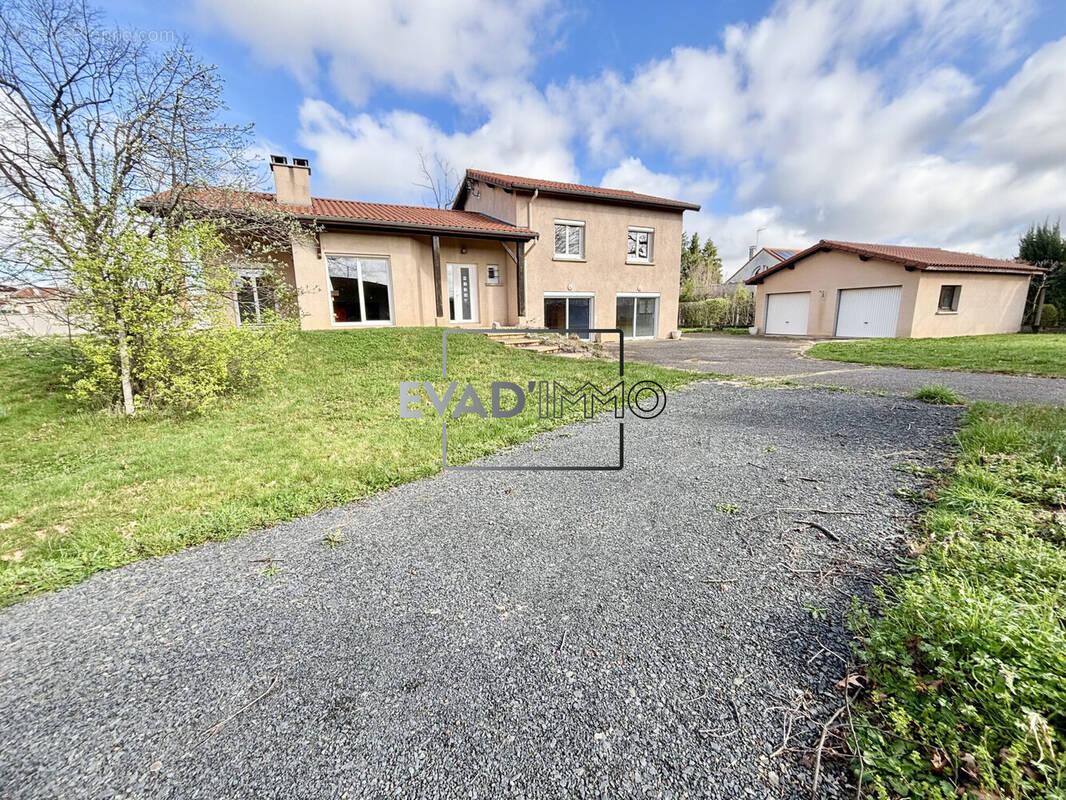Maison à SAINT-JUST-SAINT-RAMBERT