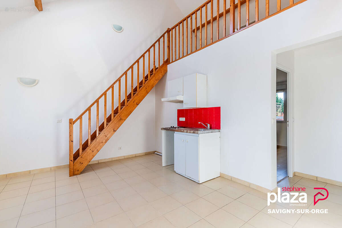 Appartement 3 pièces, 2 chambres, deux stationnements et un balcon - photo 3