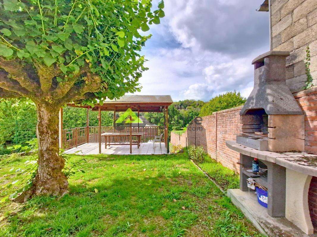 Maison à LA CELLE-DUNOISE