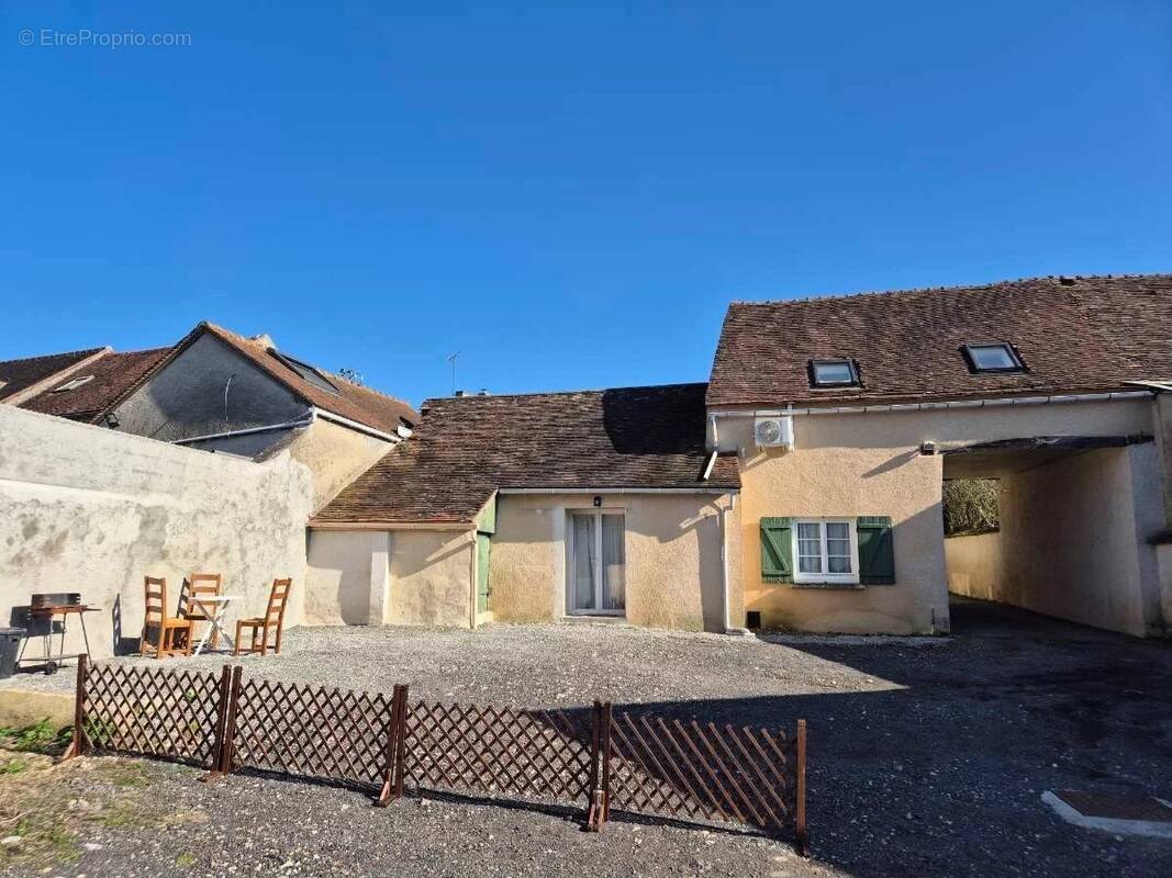 Maison à AUNEAU