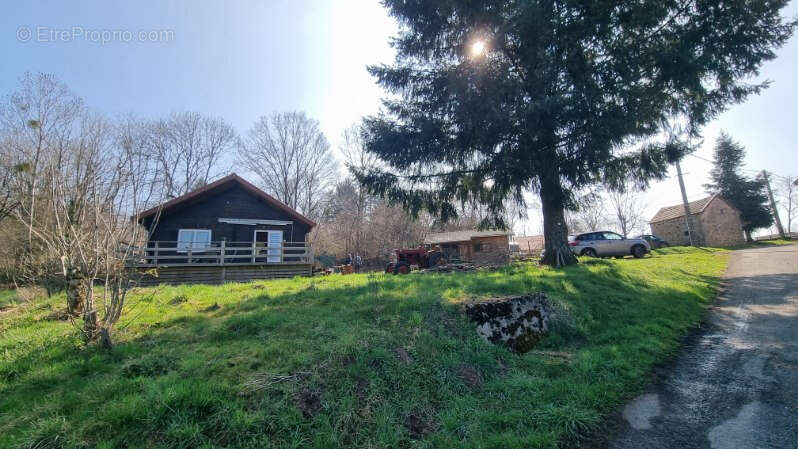 Maison à CHATEL-MONTAGNE