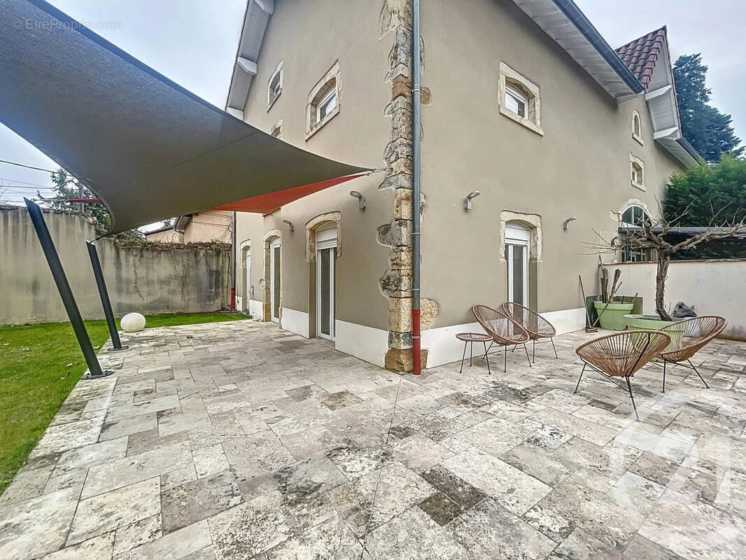 Maison à SAINT-QUENTIN-FALLAVIER