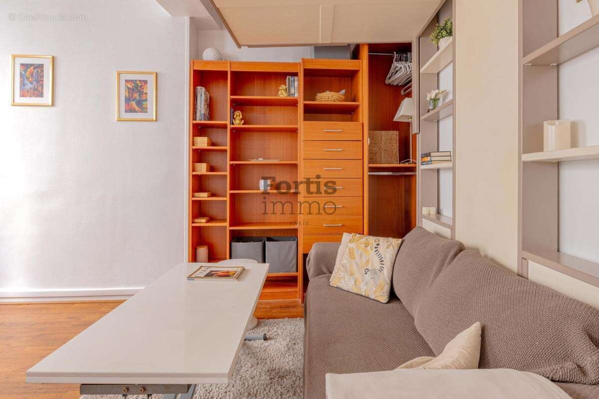 Appartement à PARIS-2E