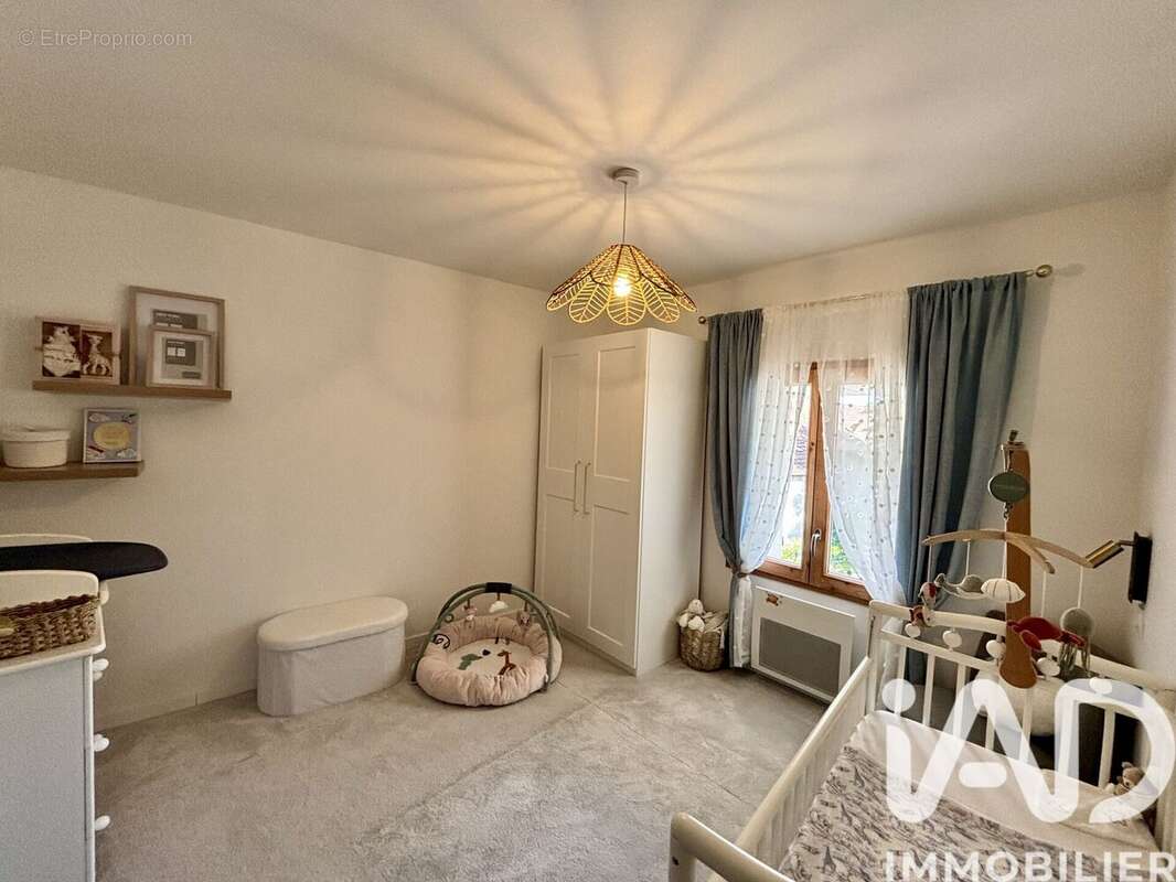 Maison 80 m² à Savigny  - photo 8