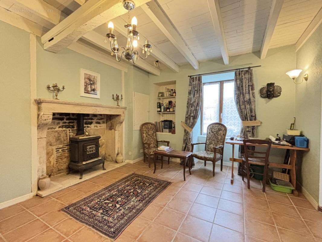 Maison à VILLEFAGNAN