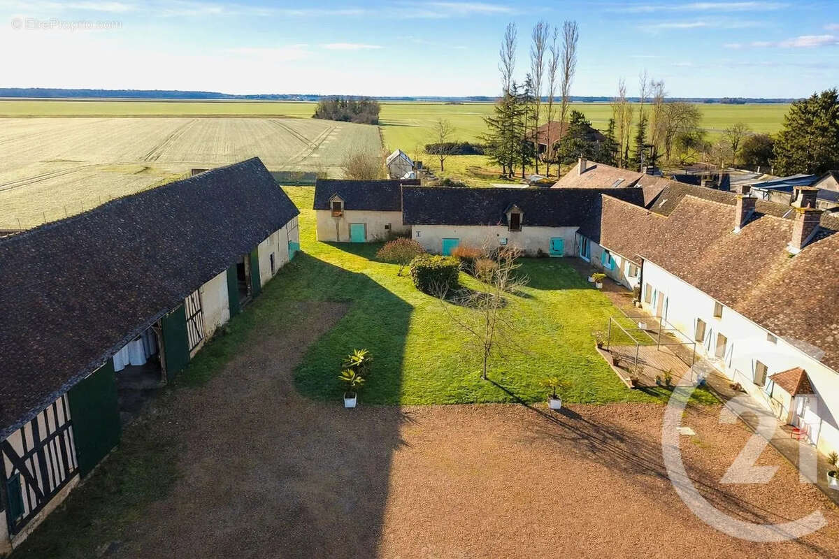 Maison à CHAMPIGNY-LA-FUTELAYE