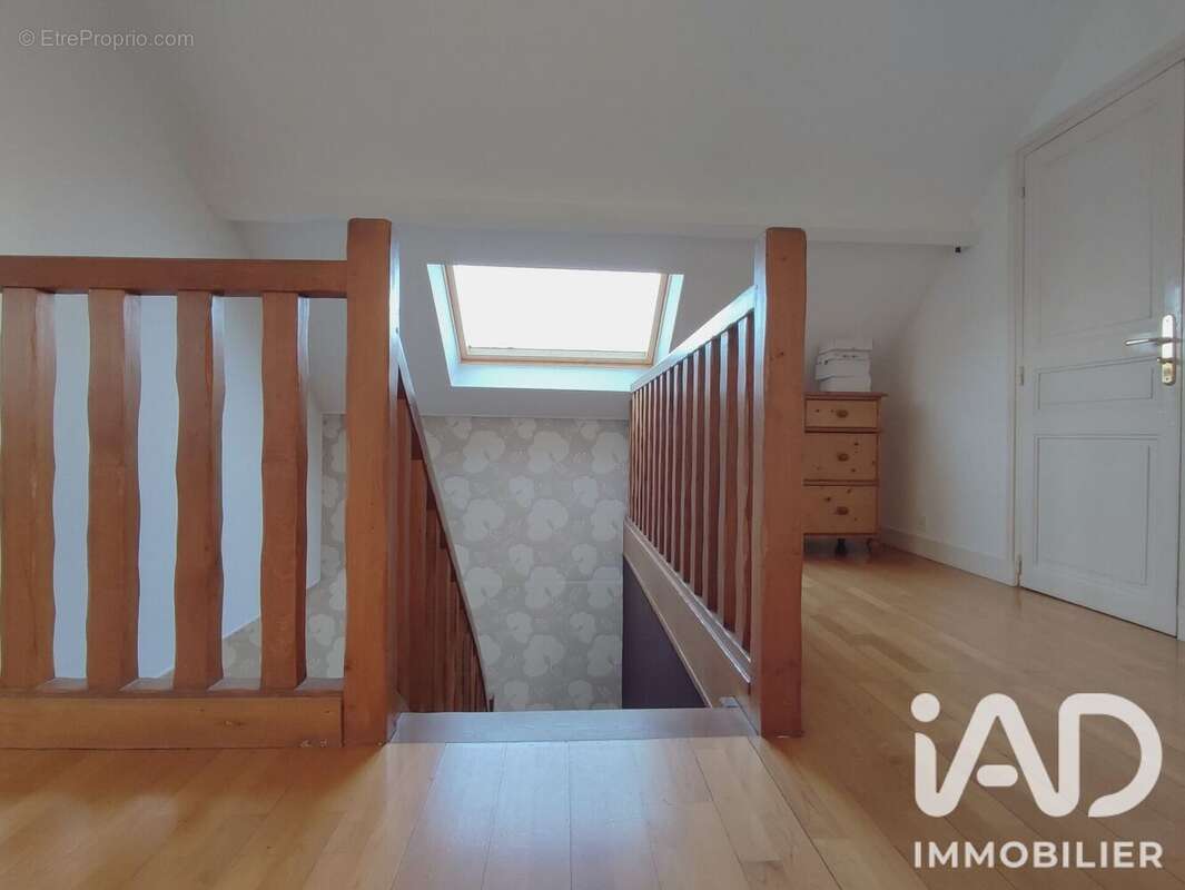 Maison 200 m² à Fleury-Les-Aubrais  - photo 9