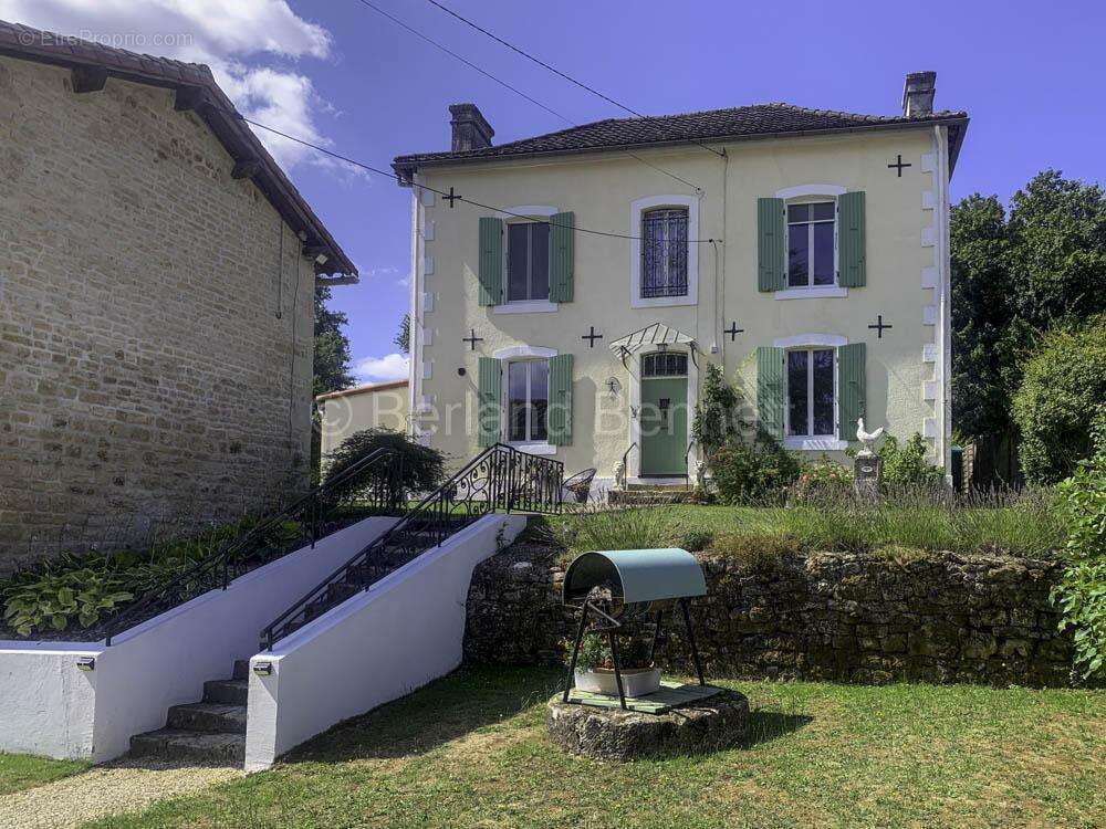 Maison à SAUZE-VAUSSAIS