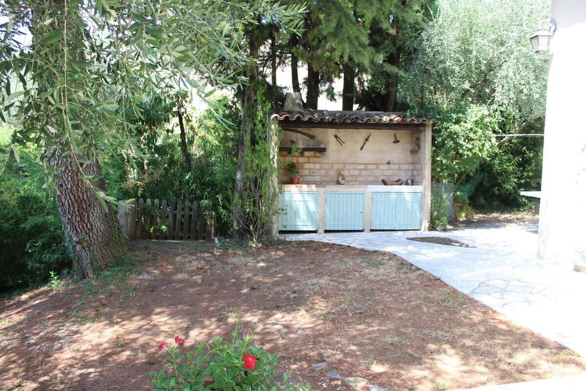 GRASSE St François, belle villa 5 Pièces en excellent état - photo 23