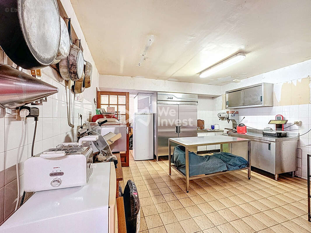 Commerce 462 m² à Saint-Sauveur-En-Rue  - photo 6