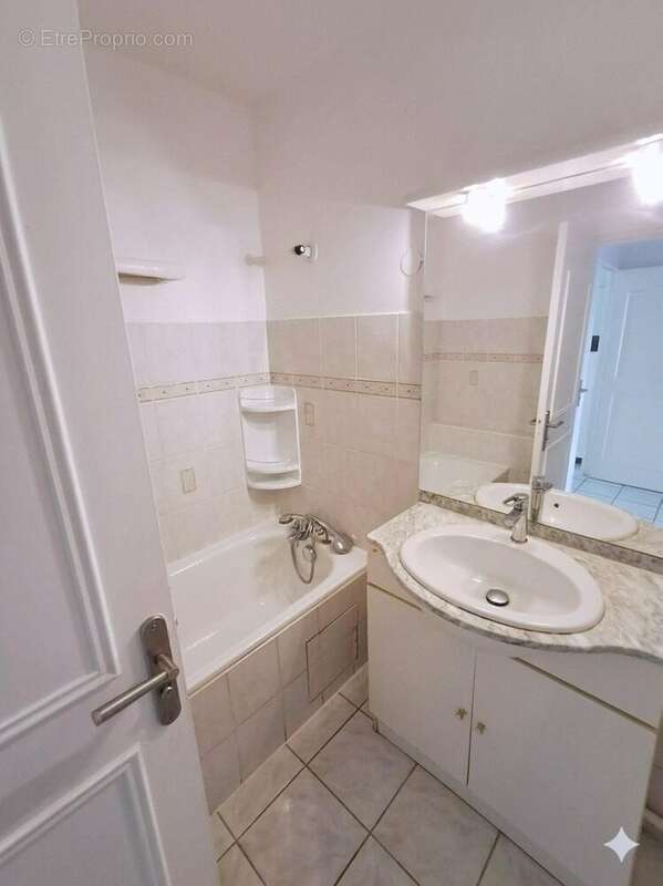 Photo 4 - Appartement à VILLEURBANNE