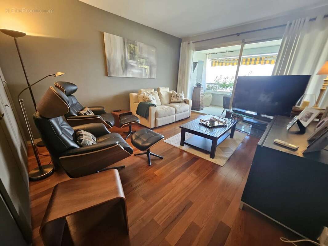 Appartement à VILLENEUVE-LOUBET