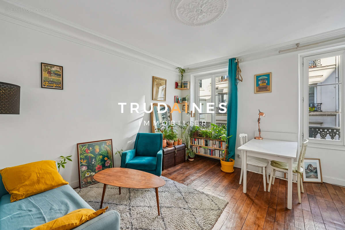Appartement à PARIS-17E