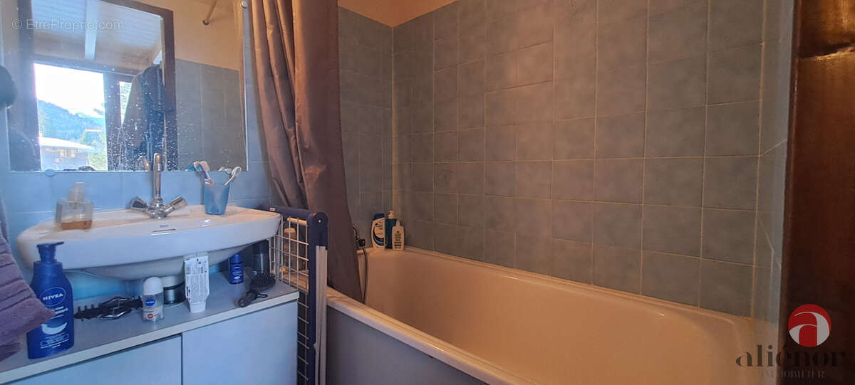 Appartement à MORILLON