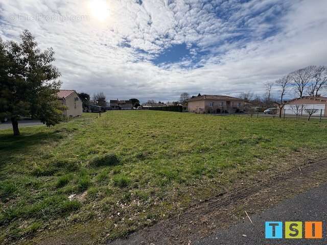Terrain à AUSSON