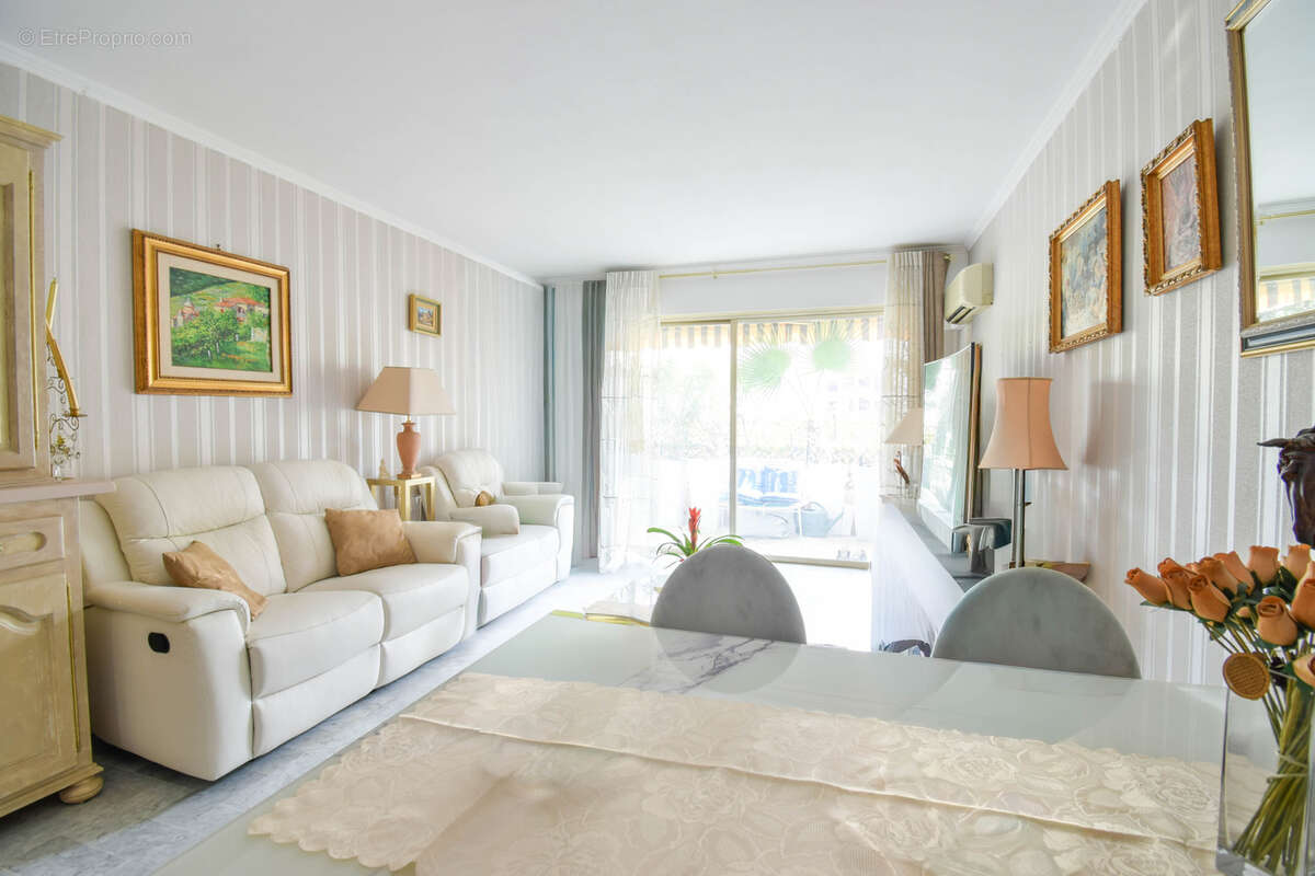 Appartement à LE CANNET