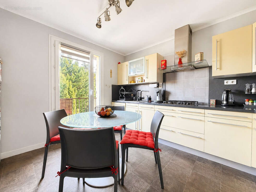 Appartement 91 m² à Combronde  - photo 4