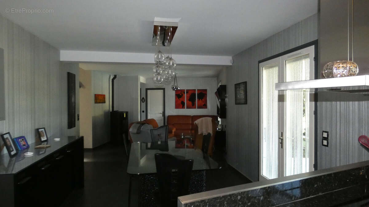 Villa 6 pièces   204 m2   5 chambres   piscine   drumettaz-clarafond - photo 12