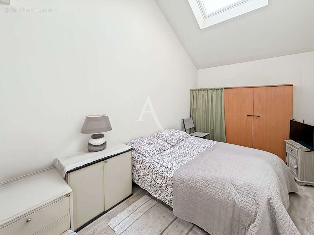 Maison à JOUY-LE-MOUTIER