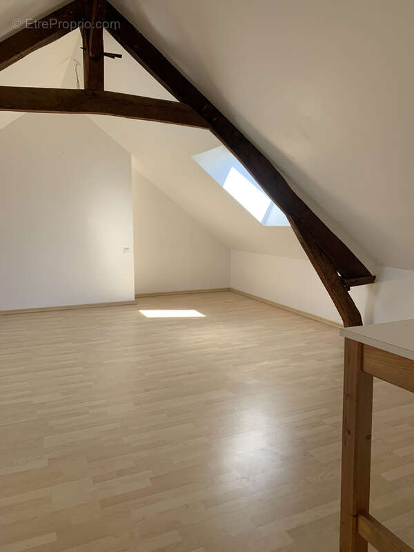 Maison à AMBRIERES-LES-VALLEES