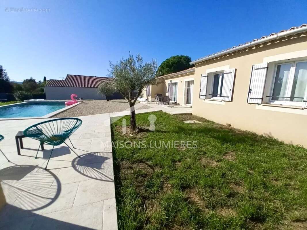 Maison moderne de plain-pied avec jardin, piscine et garage - Gargas - 479 000€ - photo 13