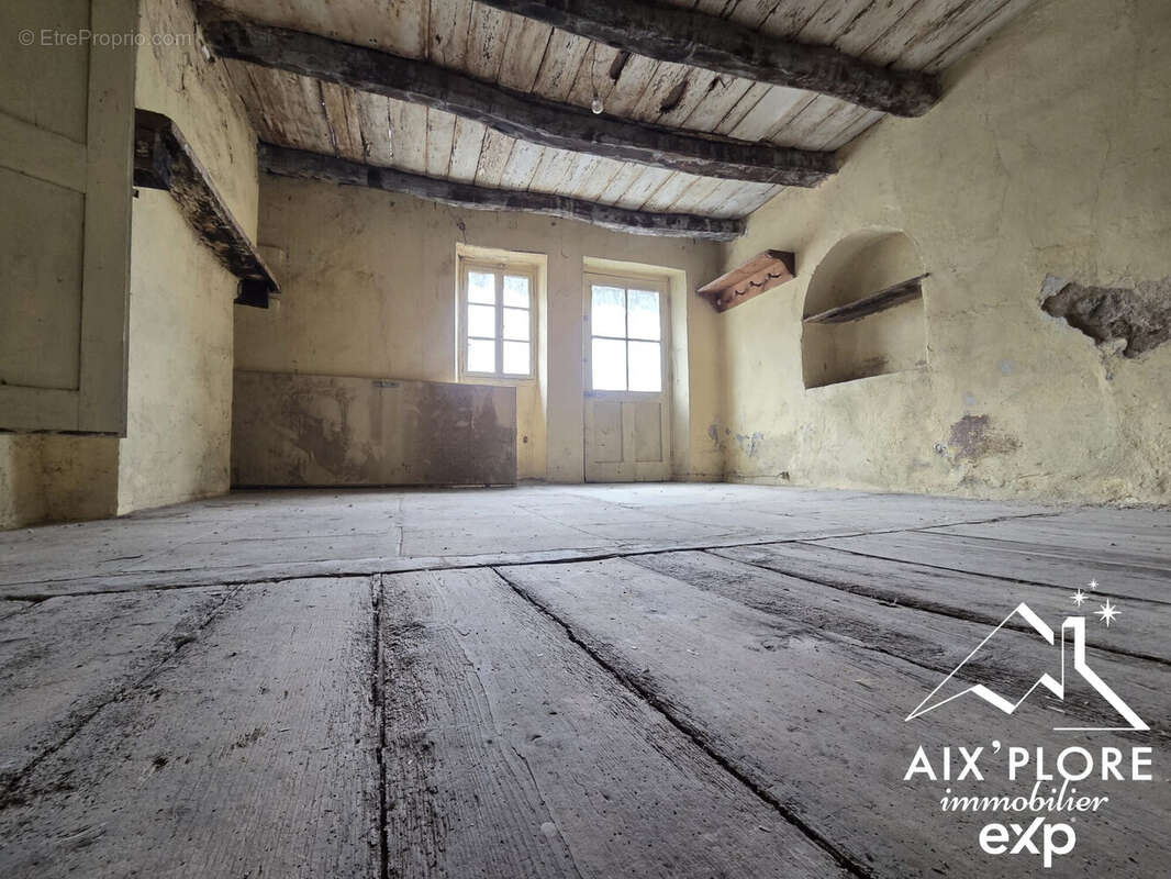 Plateau à transformer - Maison à MONTMELIAN