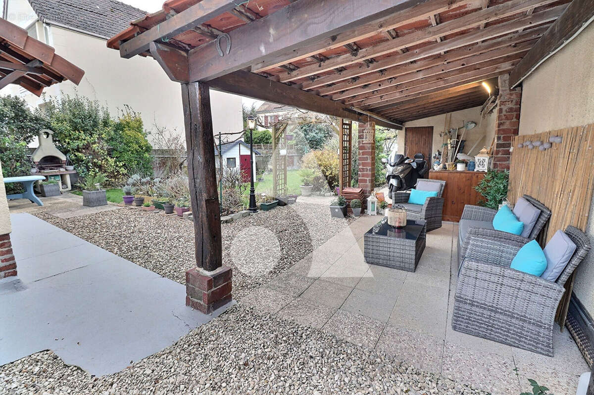 Maison à MERY-SUR-OISE