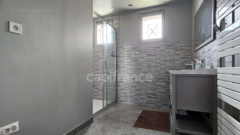 Maison à OLLAINVILLE