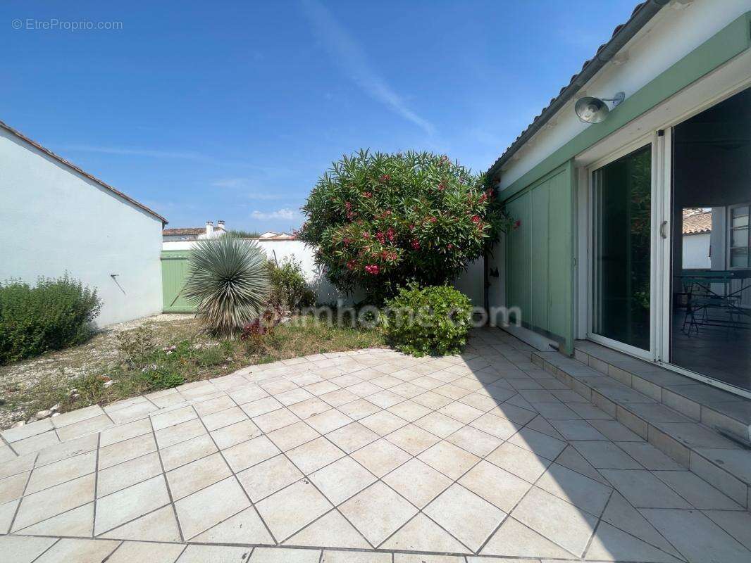Maison de plain-pied – 83 m² avec dépendance – Terrasse & Jardin – Le Bois-Plage-en-Ré - photo 11