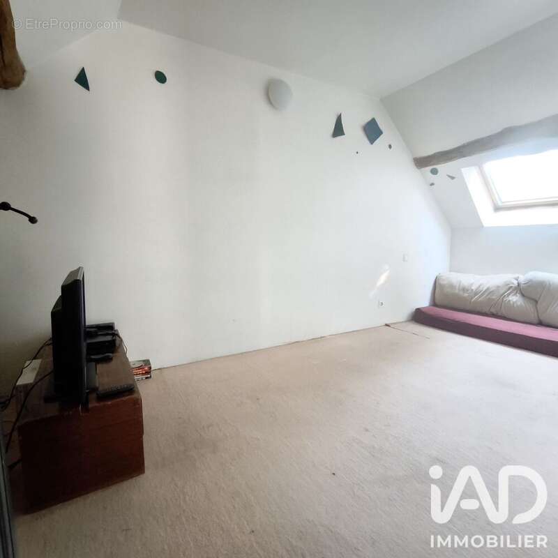 Maison 157 m² à Brosses  - photo 8