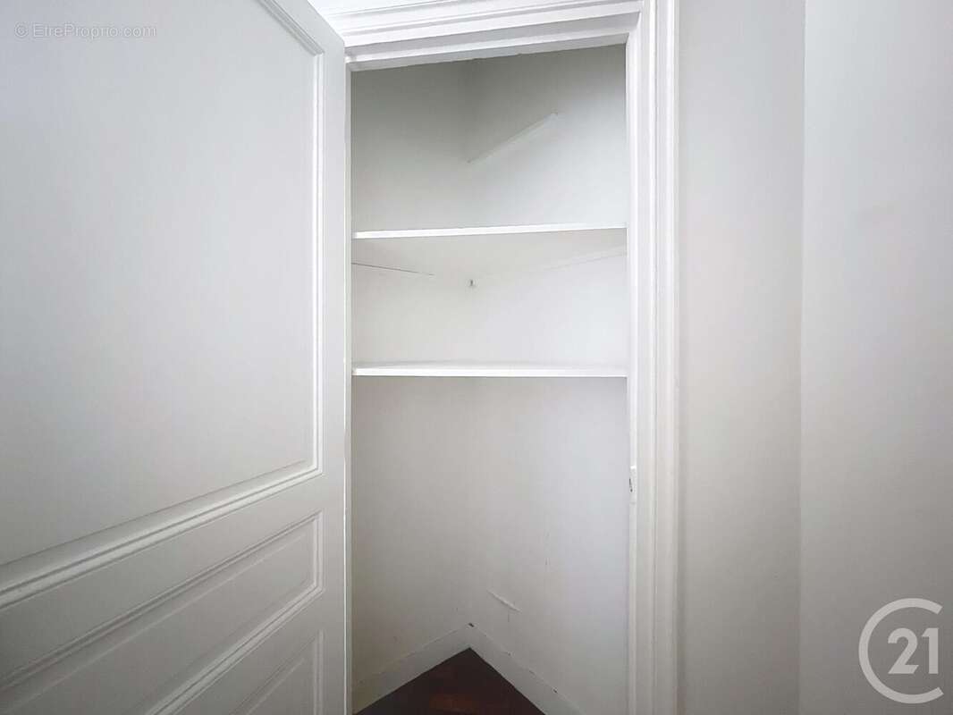 Appartement à PARIS-14E