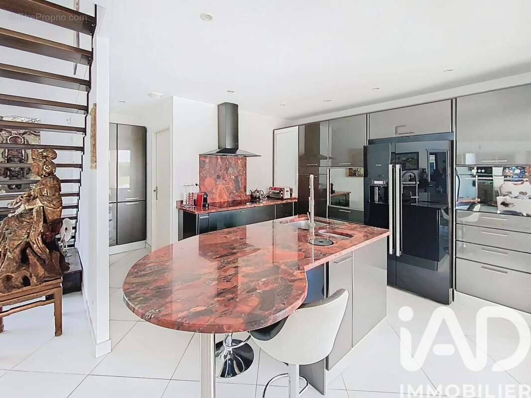 Maison 243 m² à Bretx  - photo 5