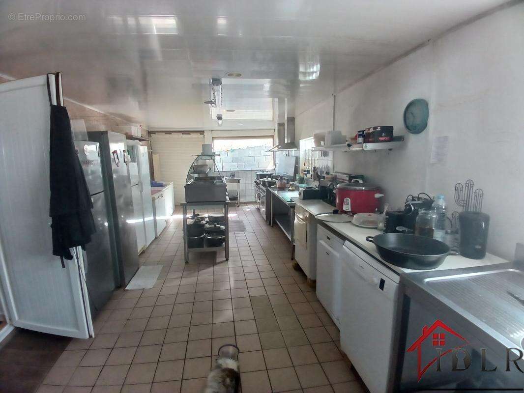 Ensemble immobilier de 269 m2 sur 800 m2 de terrain à Dos d' - photo 5