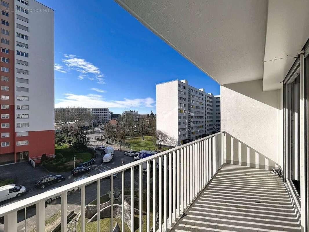 Appartement à ROSNY-SOUS-BOIS