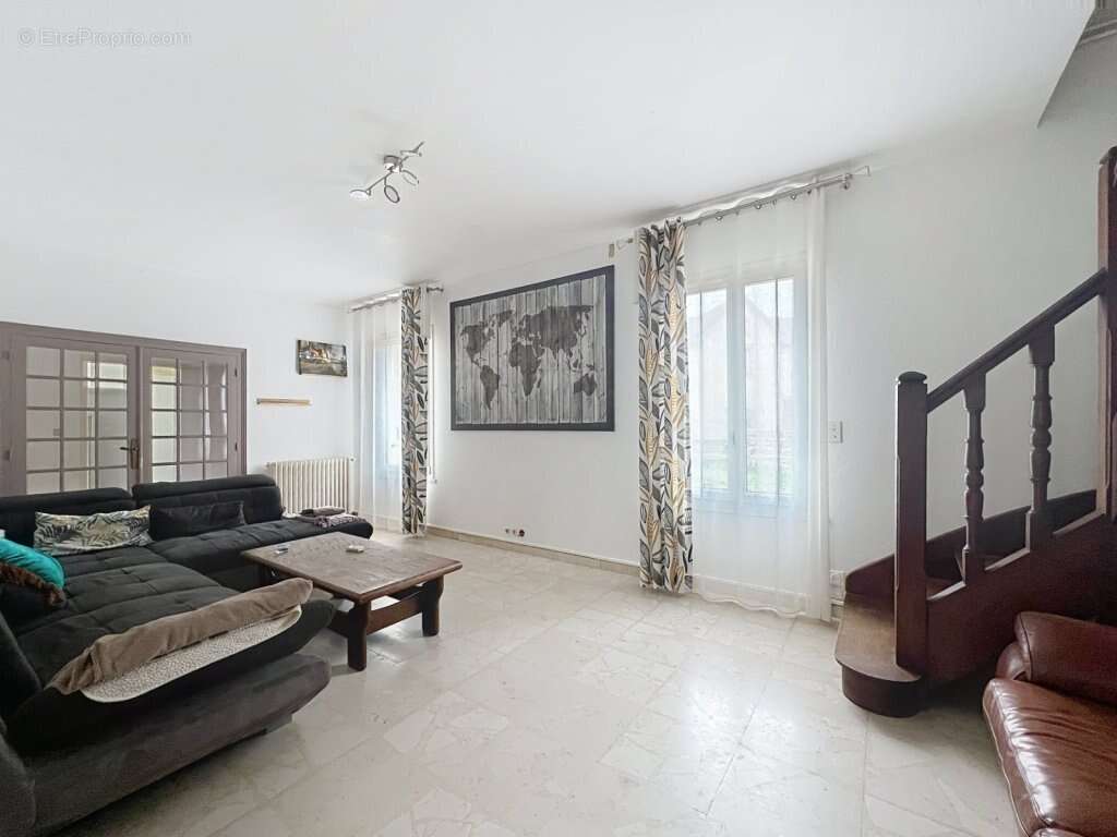 Maison à ETANG-SUR-ARROUX