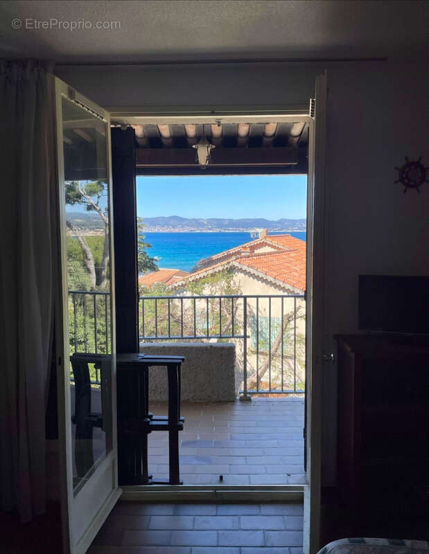 Appartement à SAINT-CYR-SUR-MER