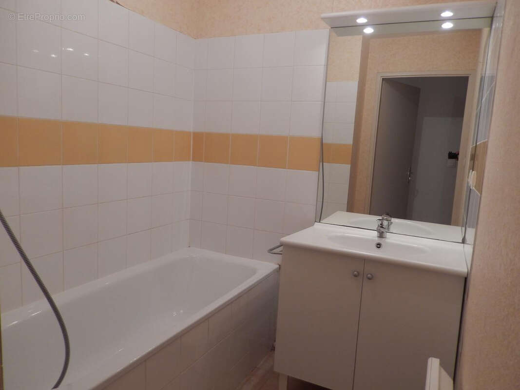Appartement  3 Pièce(s) 65 m2  à vendre (31270 CUGNAUX) - photo 4