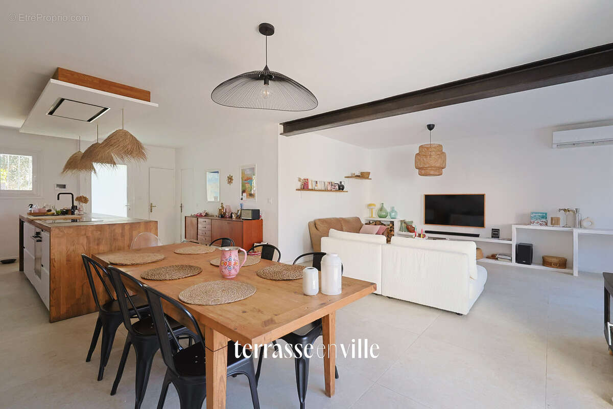 Maison à SIX-FOURS-LES-PLAGES