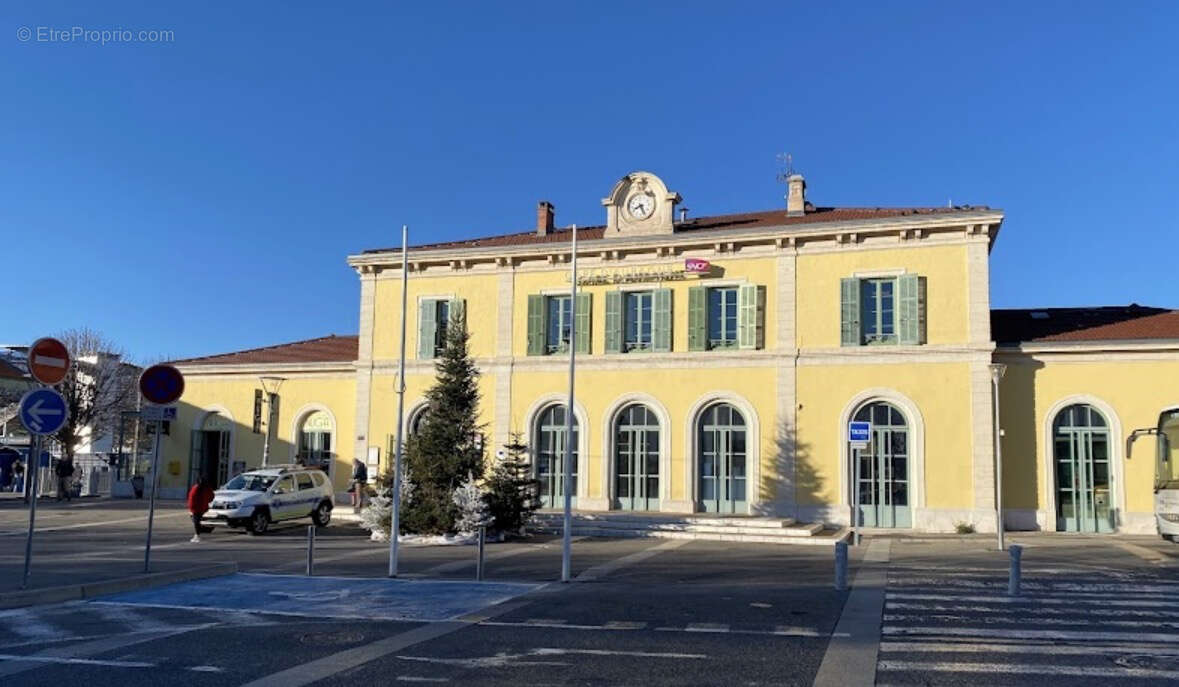 Aubagne (13) : appartement 2 pièces 53m2+ 34m2 Terrasse - photo 3