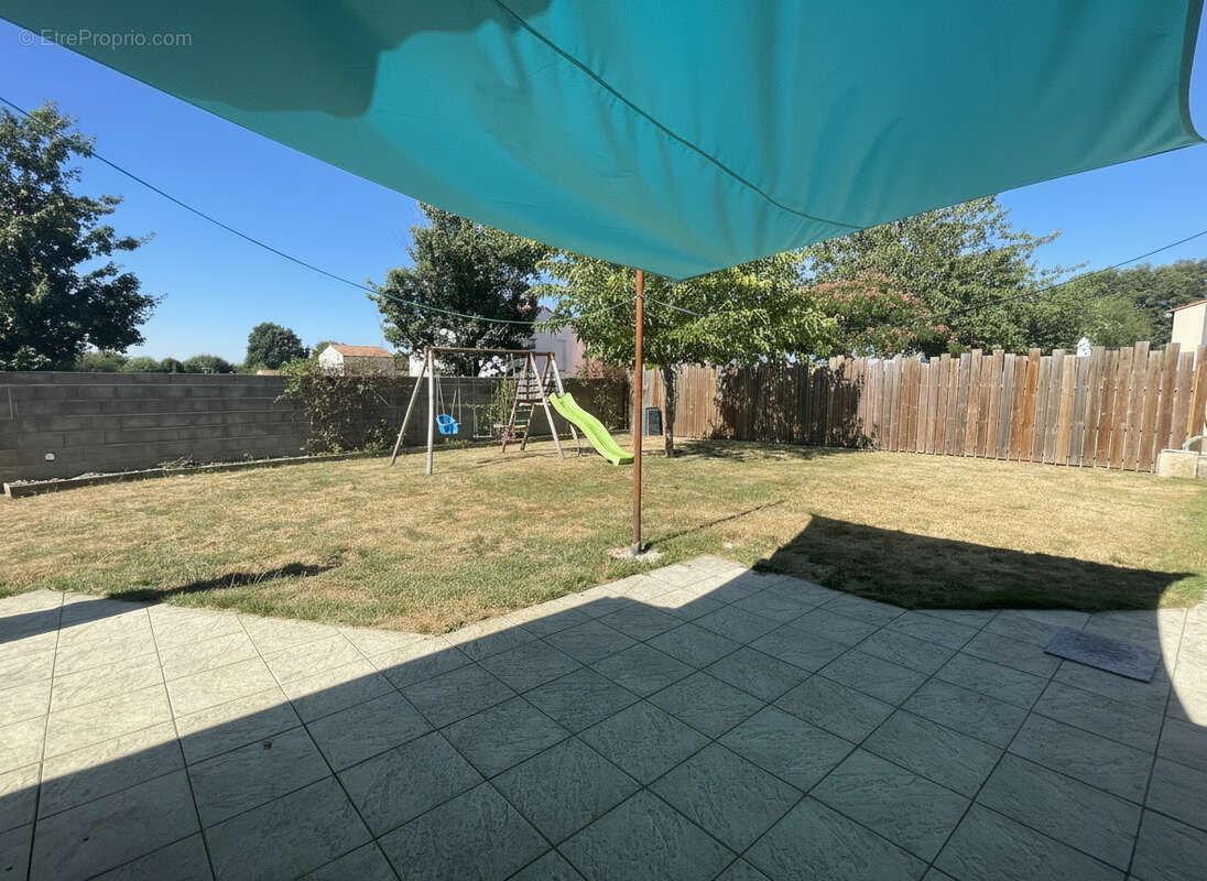 Maison à LES HERBIERS