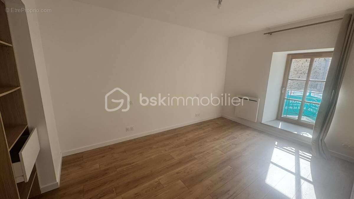 Appartement à JUGON-LES-LACS