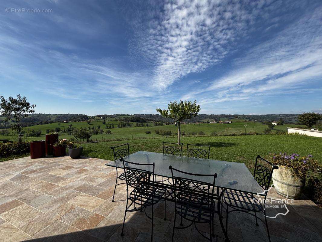 Maison à SAINT-CONSTANT