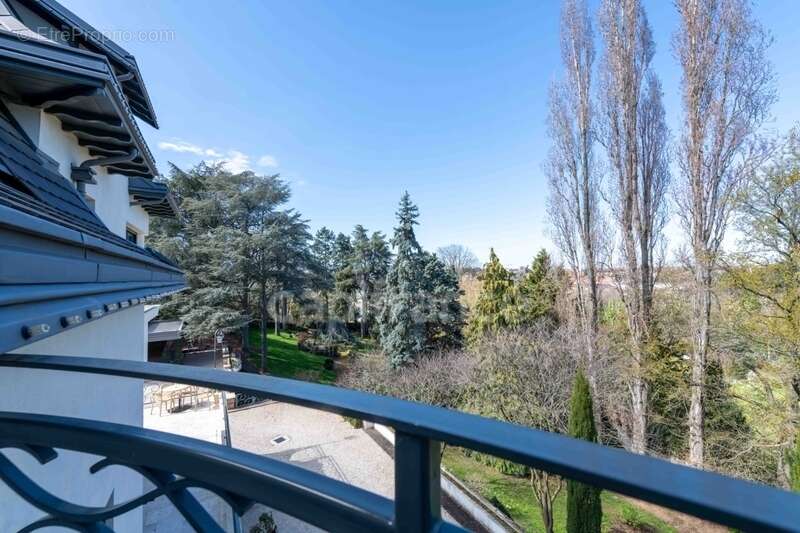 Maison bourgeoise 255 m² entièrement rénovée, parc clos et arboré de 4 303 m² (piscinable), 3 garages, terrasse, jacuzzi - photo 29