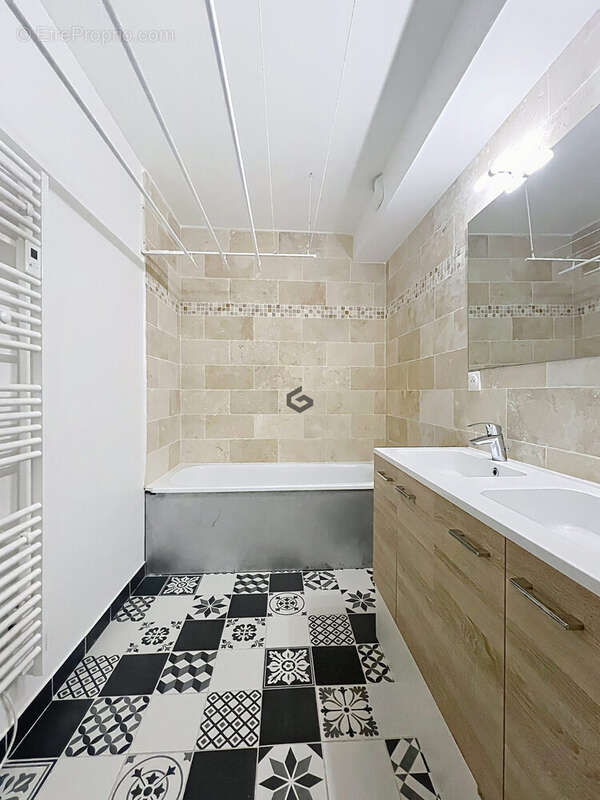 Appartement 140 m² à Reims  - photo 4
