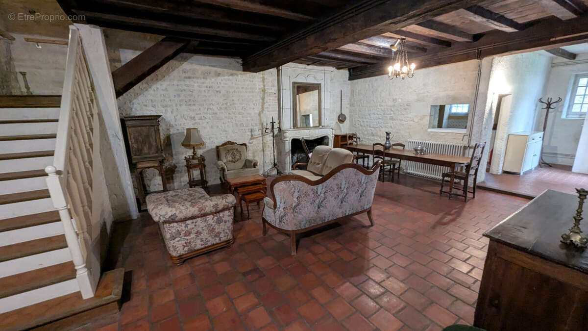 Maison à SAINT-GELAIS