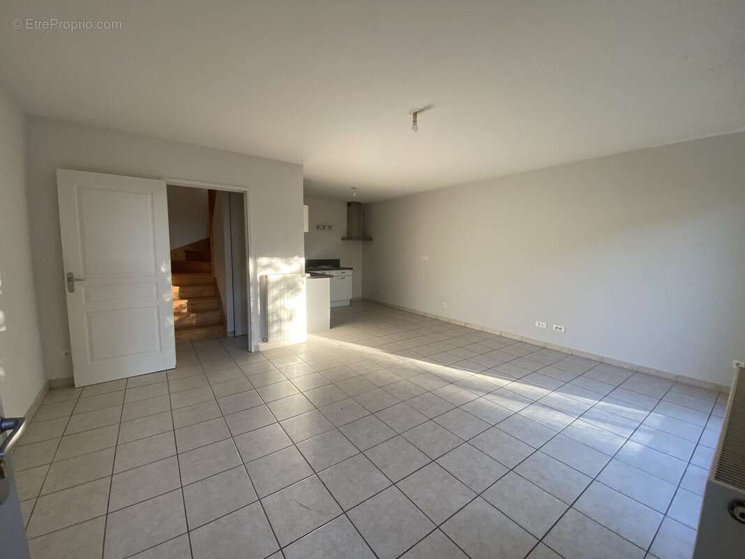 Appartement à JASSANS-RIOTTIER